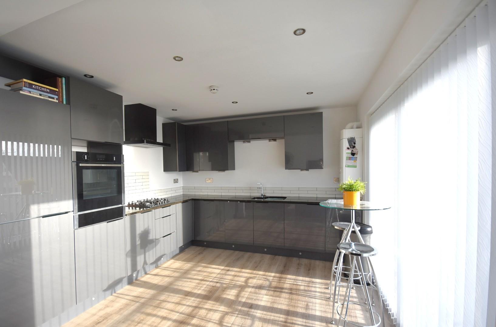 4 Romilly Views, Highfield Close Barry CF62 6NP